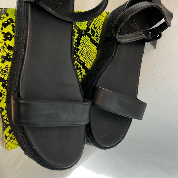 HANDMADE PLATFORM SANDALS - Picture 4 of 5